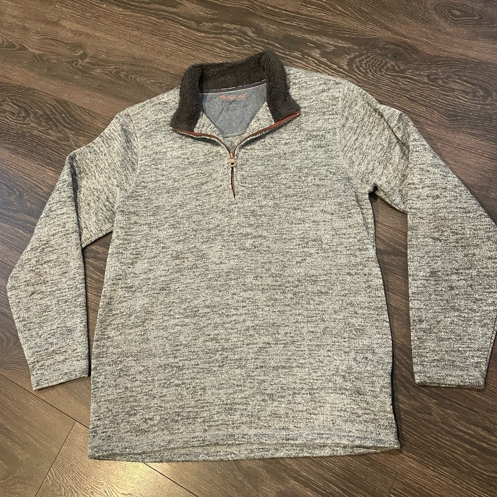 Men’s Weatherproof Vintage . Size large. Pullover 100% Polyester . Soft and warm